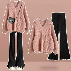 ピンク/セーター+ブラック/パンツ